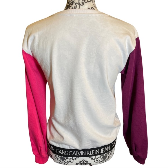 Calvin Klein - White sweatshirt with color block sleeves, pink and purple, sz L - Picture 4 of 6